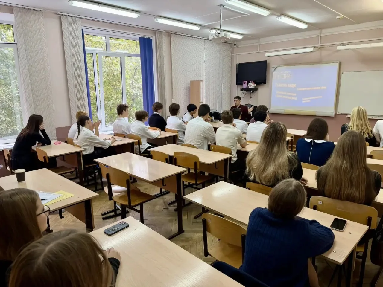Всем желаю хорошего настроения в этот дождливый четверг🙌