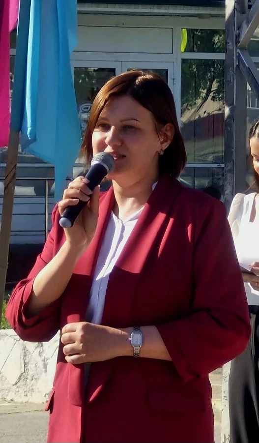 Сегодня, в День защиты детей, вручила паспорта нашим юным гражданам: девяти учащимся из...