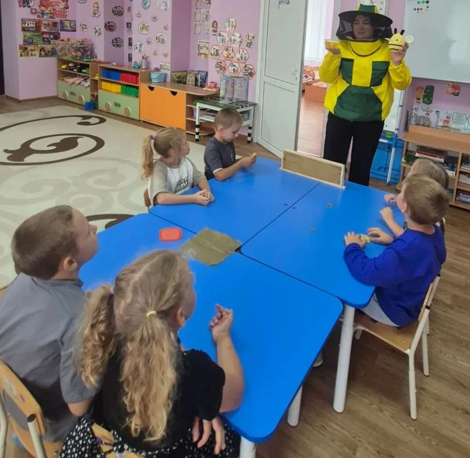 🍯 14 августа в нашем детском саду было: сладко, полезно и радостно!🐝
