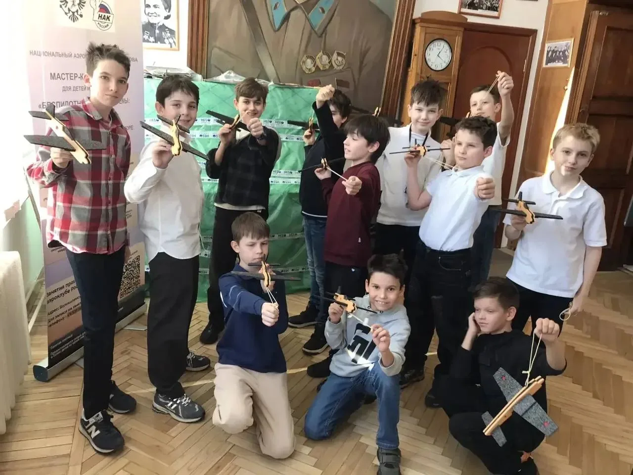 🛩️ Прикосновение к истории и небу!  Учащиеся 5-го класса стали гостями Национального Аэроклуба Росси