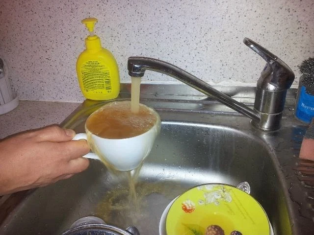Вода в Тюмени с душком, но💩 безопасна

По данным ведомства, вода из Туры и в городской водопроводно
