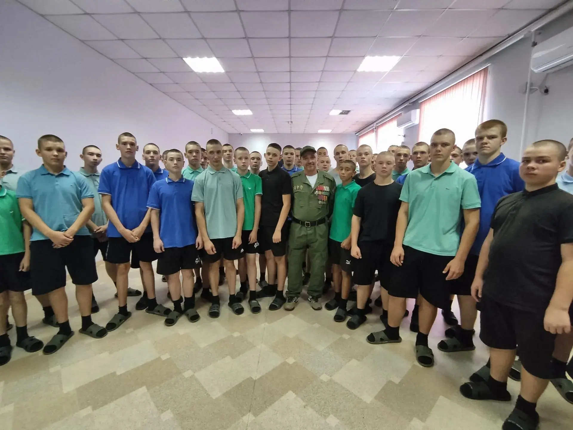 🎖 «У военных дорог есть свои голоса»: встреча, на которой слушали каждое слово