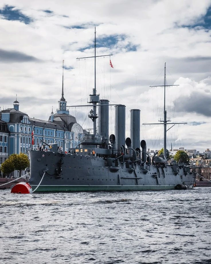 Уважаемые военнослужащие и ветераны Военно-Морского Флота!
ВУНЦ ВВС «ВВА» сердечно поздравляет вас с