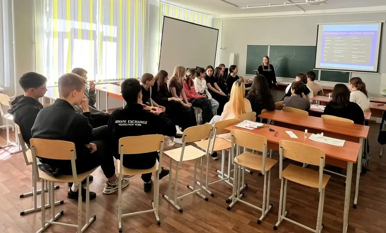 Наш отряд «Цыплята» Школьный сбор актива в самом разгаре! 🔮  Сегодня в нашей школе прошёл первый ден