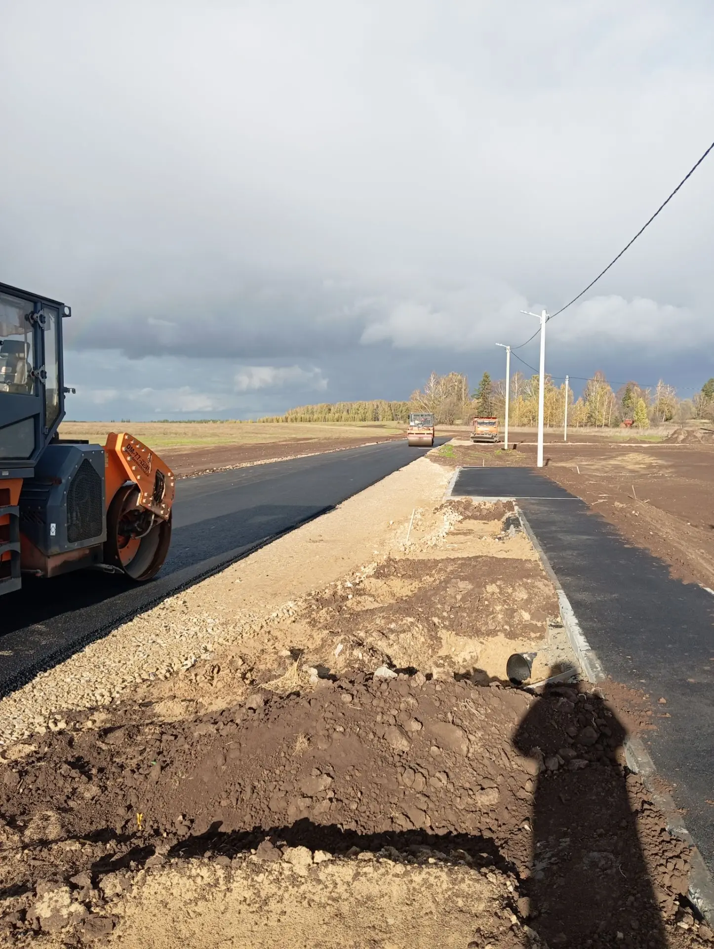 Очередной фоторепортаж со строительства автомобильной дороги Шорсола-Руду Шургуял. Асфа...