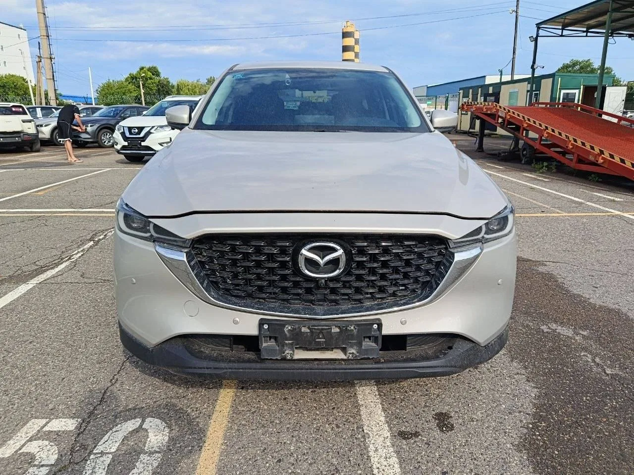 Автомобиль Mazda CX-5 прибыл автовозом из Китая в Уссурийск и выгрузился на СВХ.

После прохождения 