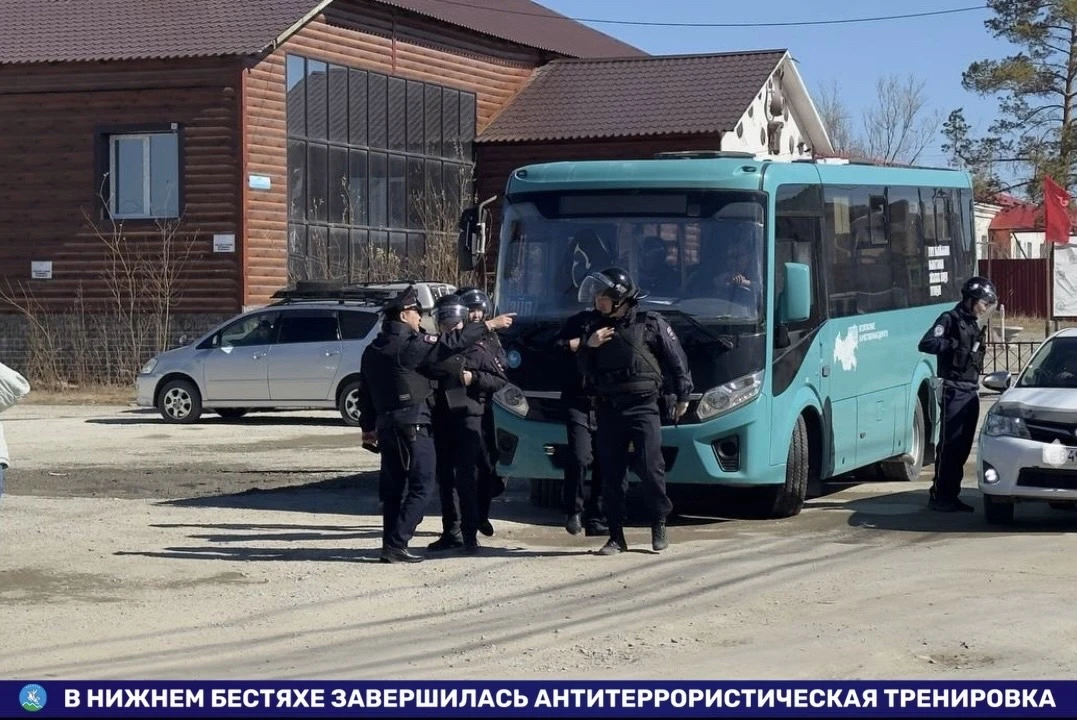 В НИЖНЕМ БЕСТЯХЕ ЗАВЕРШИЛАСЬ АНТИТЕРРОРИСТИЧЕСКАЯ ТРЕНИРОВКА  Сегодня, 6 мая, на территории поселка 