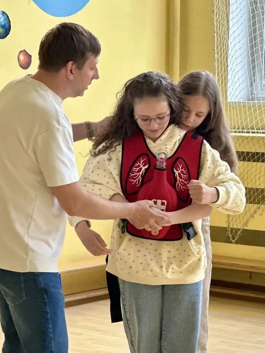 Знать. Уметь. Спасать ❤️   👍 Наши восьмиклассники стали участниками мастер-класса по оказанию первой