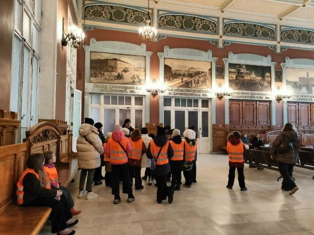 «Кто нас бережёт?»: экскурсия для отряда ЮИД на Витебском вокзале В феврале для отряда Юных инспекто