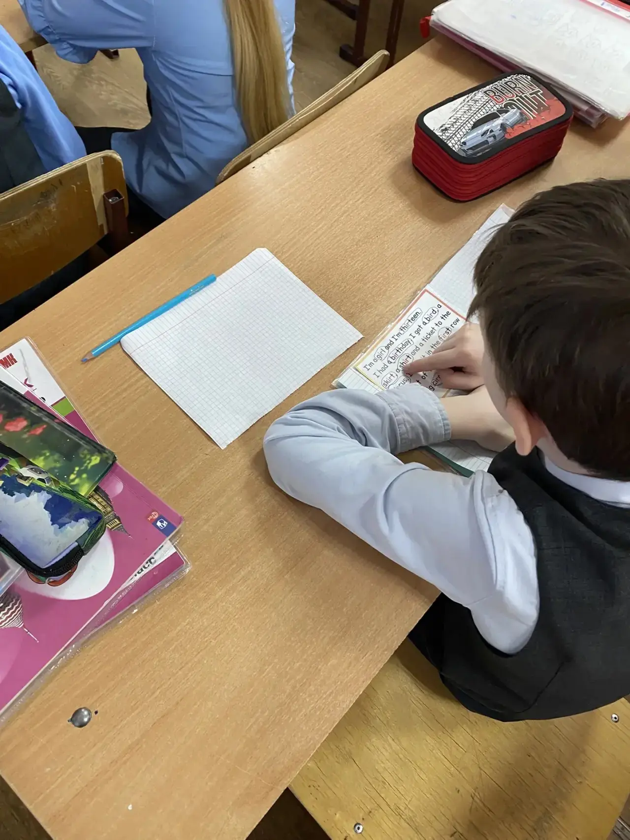 🇬🇧📚 Во 2 «Б» классе прошёл необычный Reading lesson (урок чтения). Но в этот раз юные ученики готови
