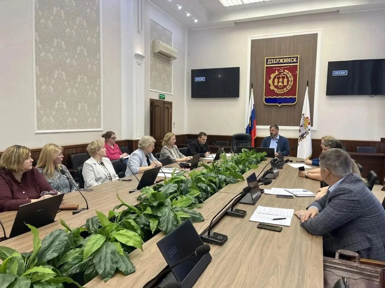 Мэр Дзержинска Клинков анонсировал общегородской выпускной в парке «Утиное озеро».

Глава Дзержинска