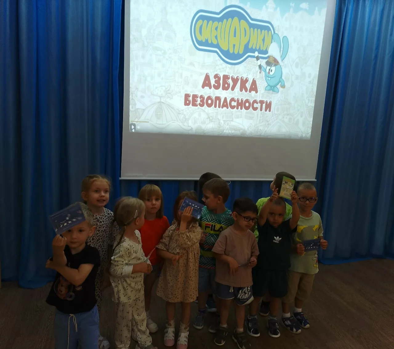 🚦14 августа – международный день правил дорожного движения. Воспитанники средней групп...