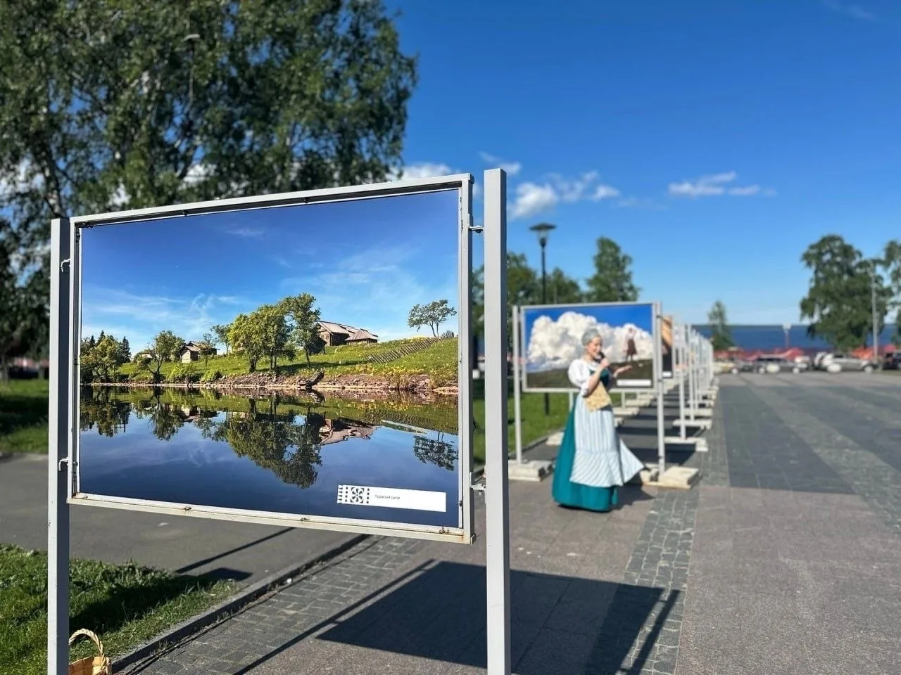 На Онежской набережной открылась фотовыставка «Вечный остров», которая посвящена 60-летию музея-запо