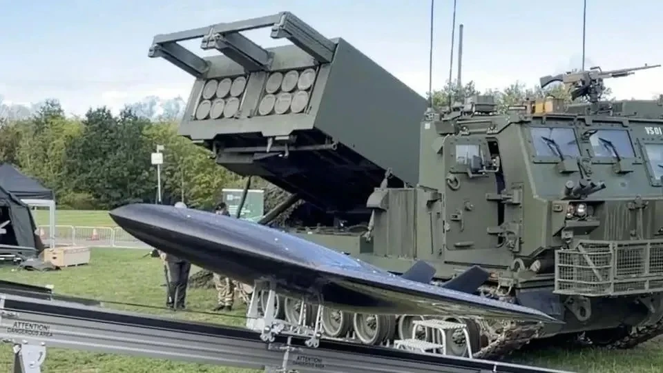 Британская армия объединила американские РСЗО M270A2 с дронами-камикадзе Nyan