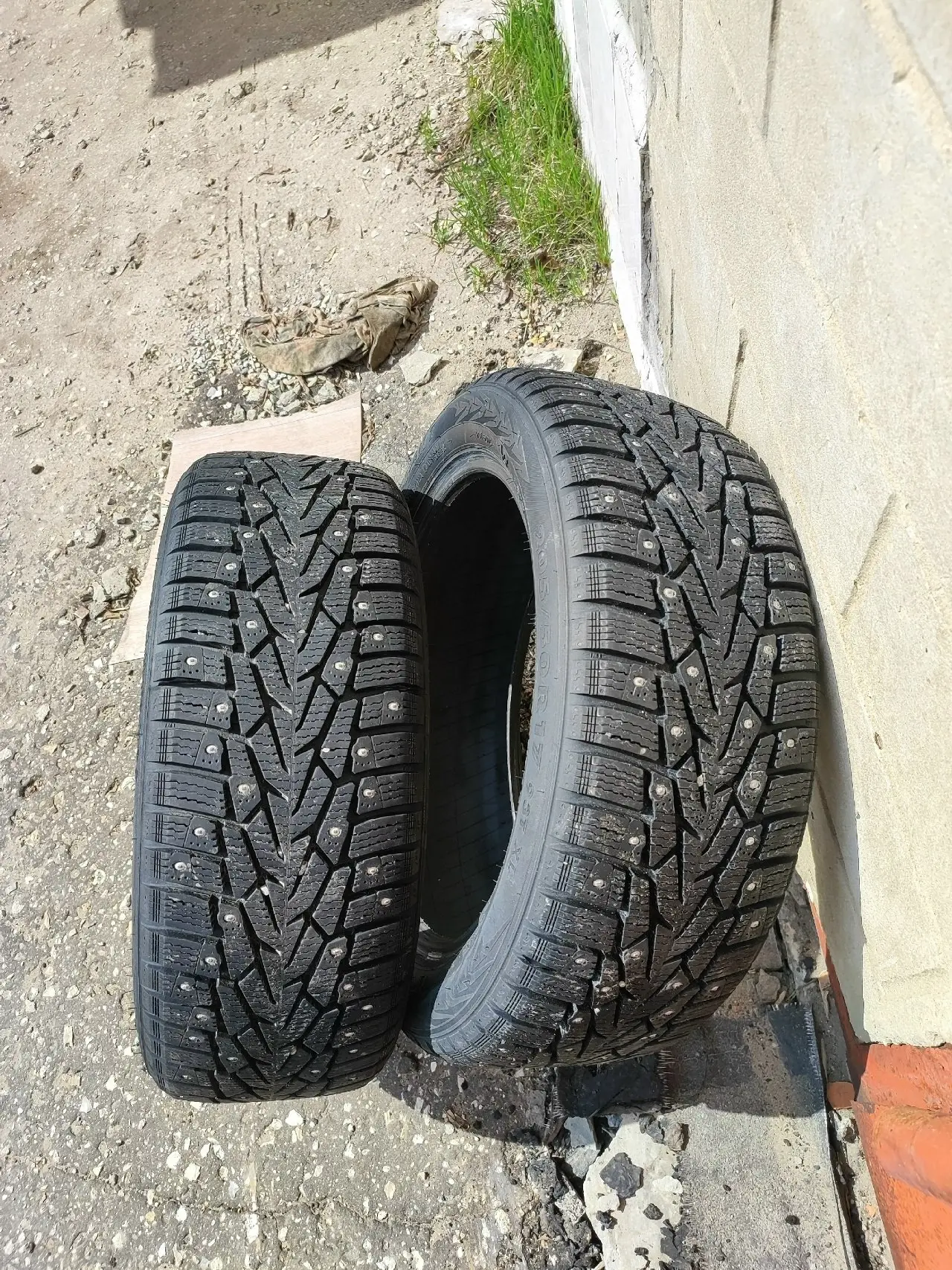 Продам 6 зимних шин 205-50-17