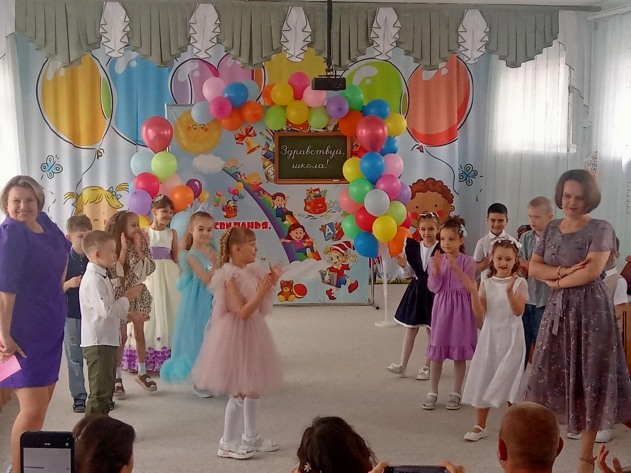 💐 Сегодня в нашей группе «Островок» царила особенная атмосфера: смешанная с лёгкой гру...
