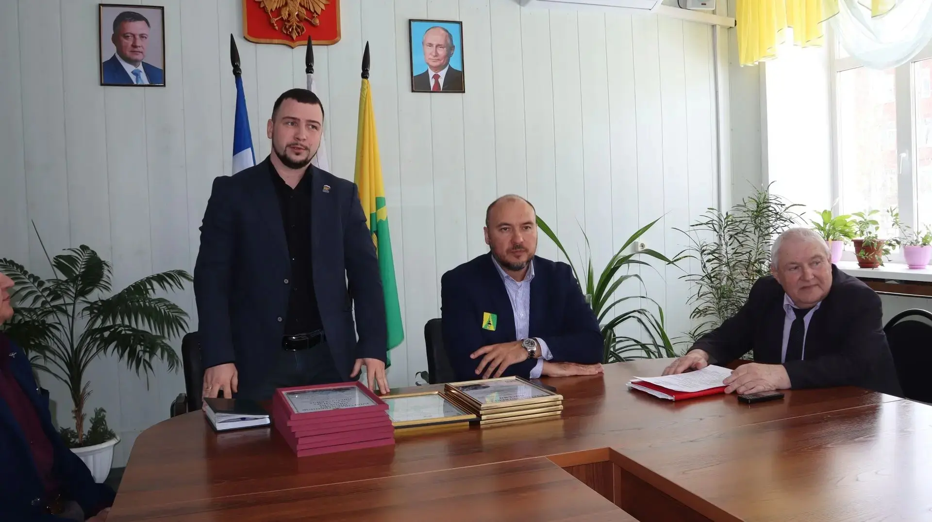 🎉В этом году Единая дежурно-диспетчерская служба Нижнеилимского округа отмечает 20-летний юбилей. За