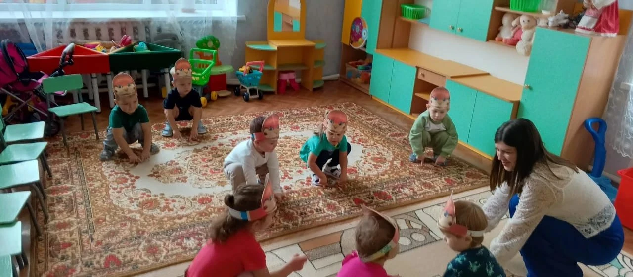«Воробушки и автомобиль»: весёлая игра — важные навыки!