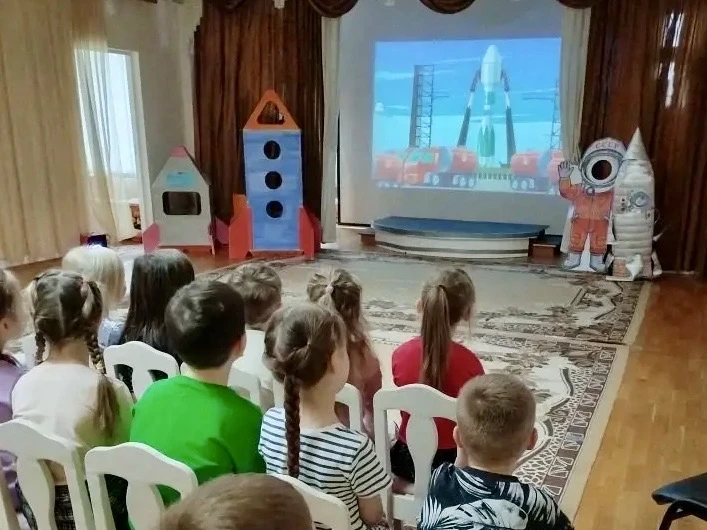 ✨ Загадки космоса: как дошкольники отметили День космонавтики 🚀  В нашем дошкольном отделении прошла
