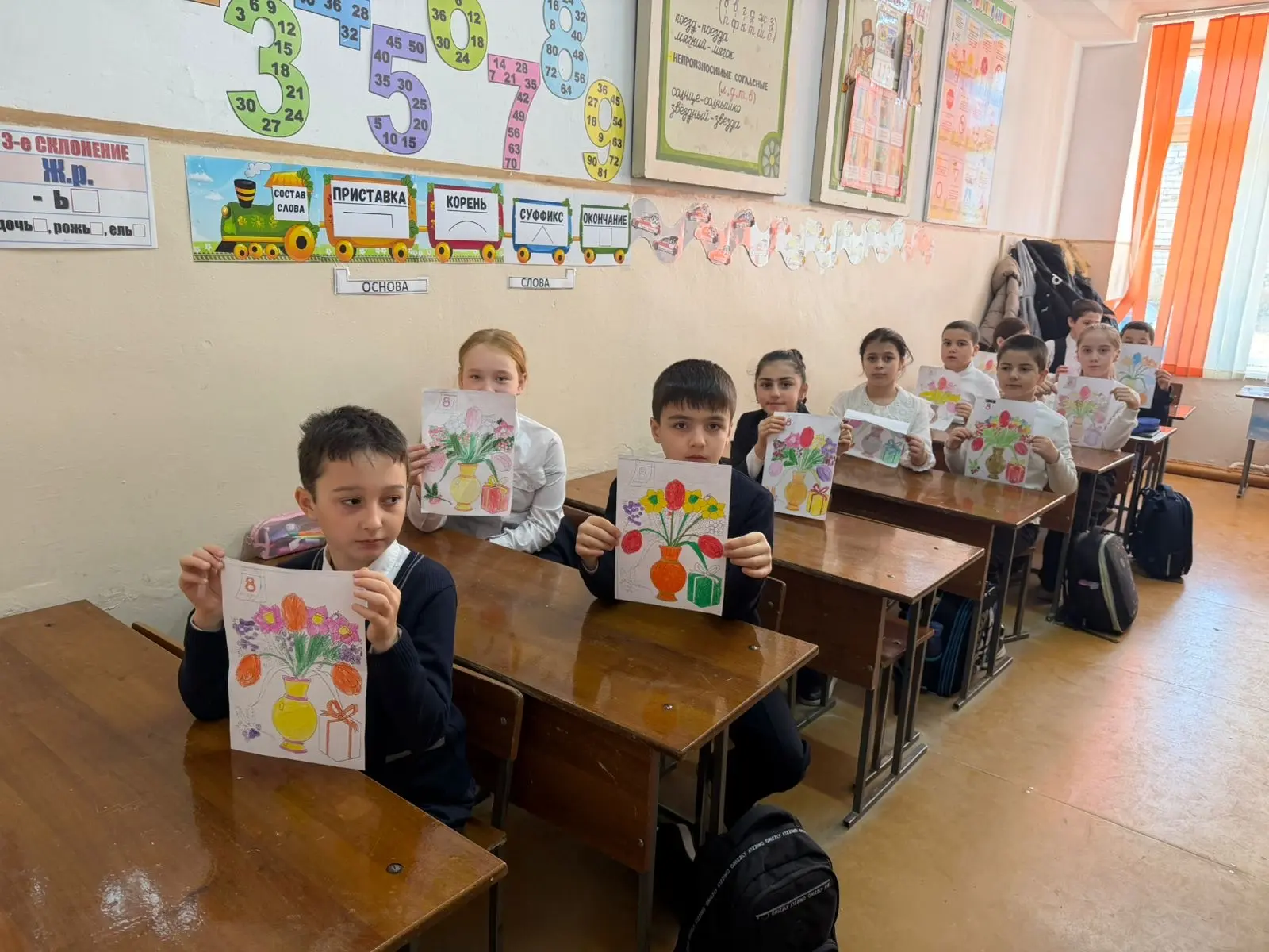 Весна в 3-А классе: как Фарида Тотурбековна устроила праздник 🌷  В пятницу в нашем 3-А классе было о