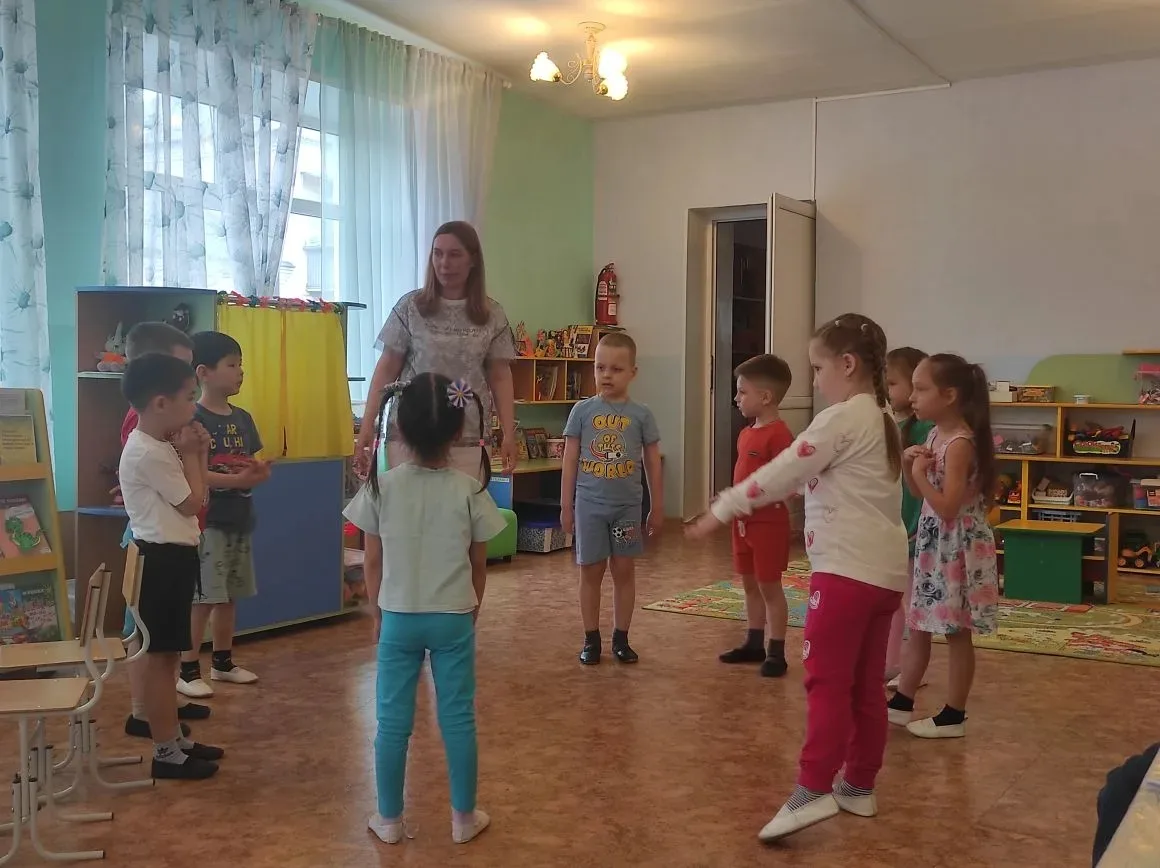 Открытое занятие по конструированию в старшей группе "Радуга".