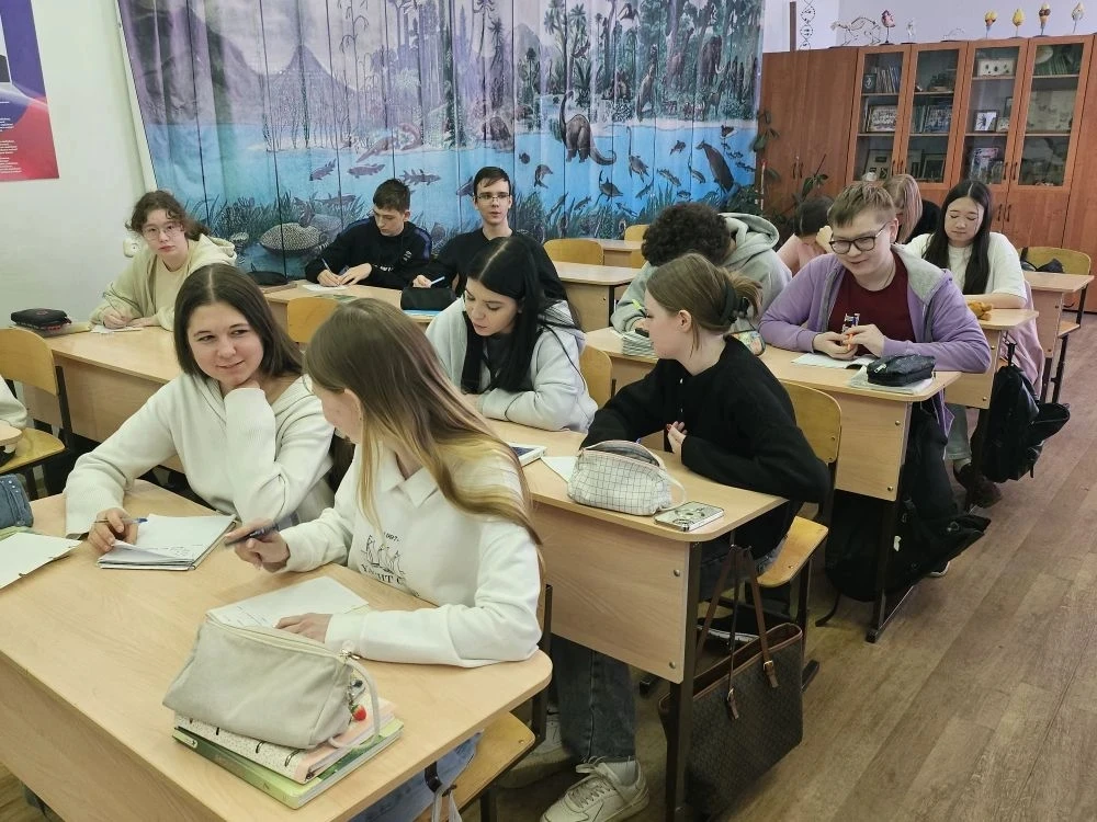 🌿 Мир, Труд, Май! 🌿  К празднику наши ученики подошли творчески и с пользой для будущего: они написа
