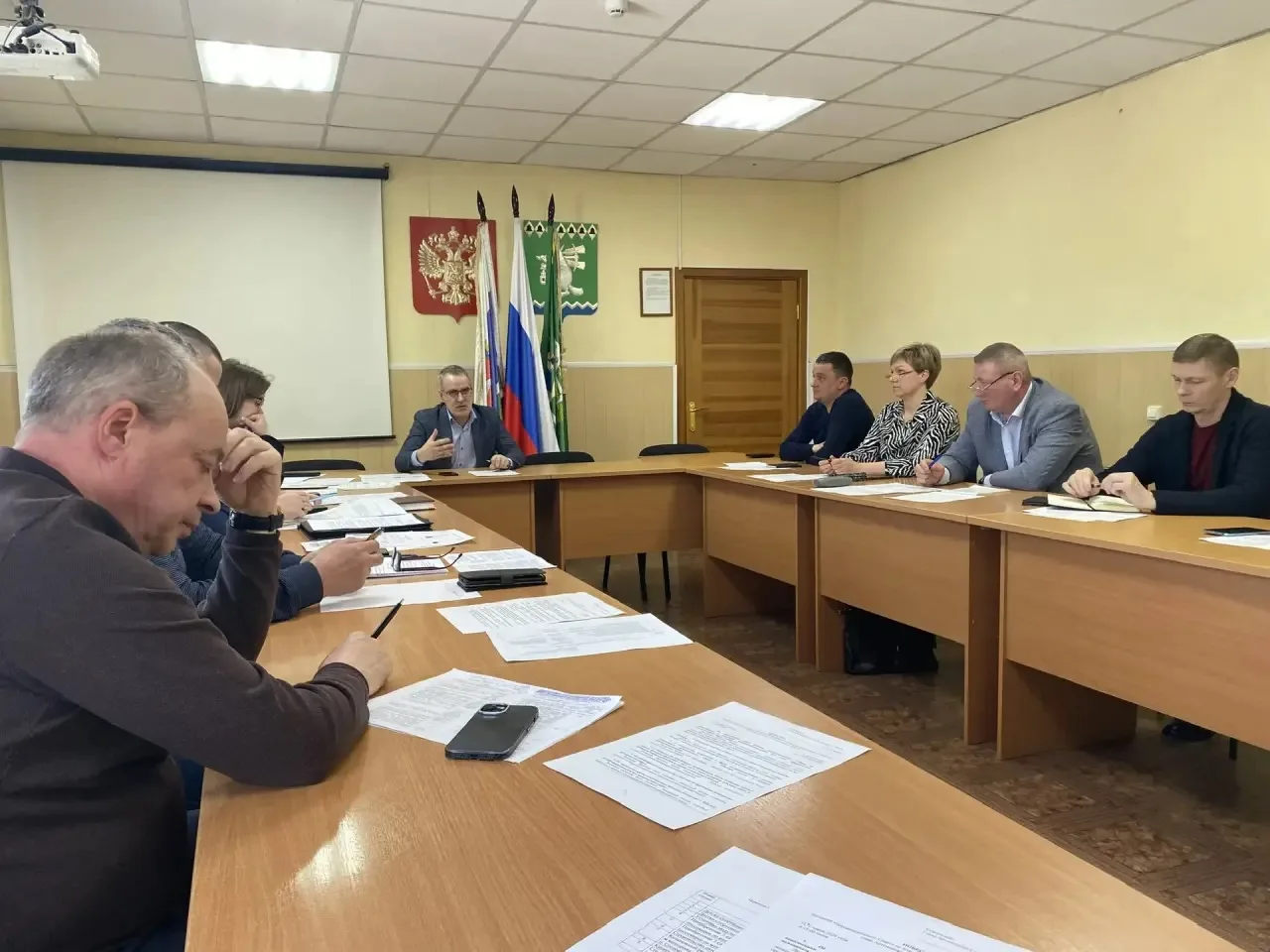 Провёл заседание Координационного совета по инвестициям и развитию предпринимательства.