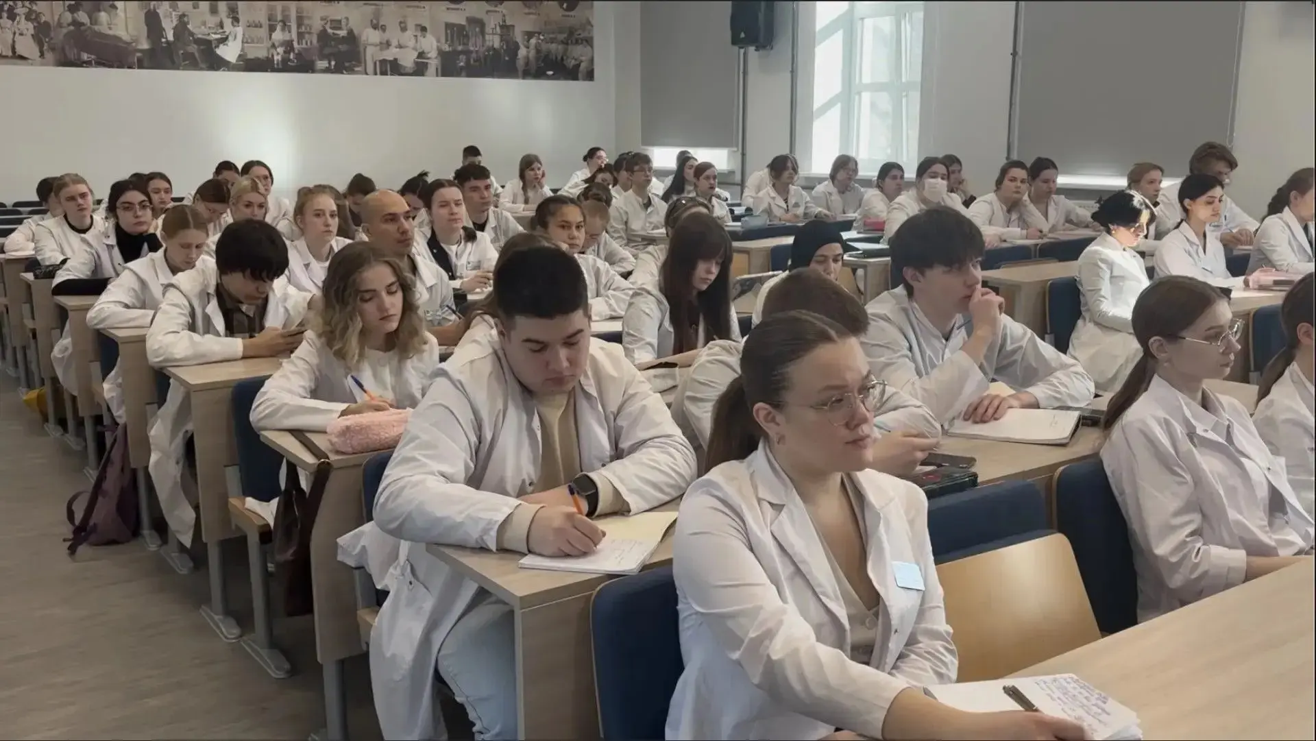 Более пяти человек на место составил конкурс в Вологодском филиале ЯГМУ