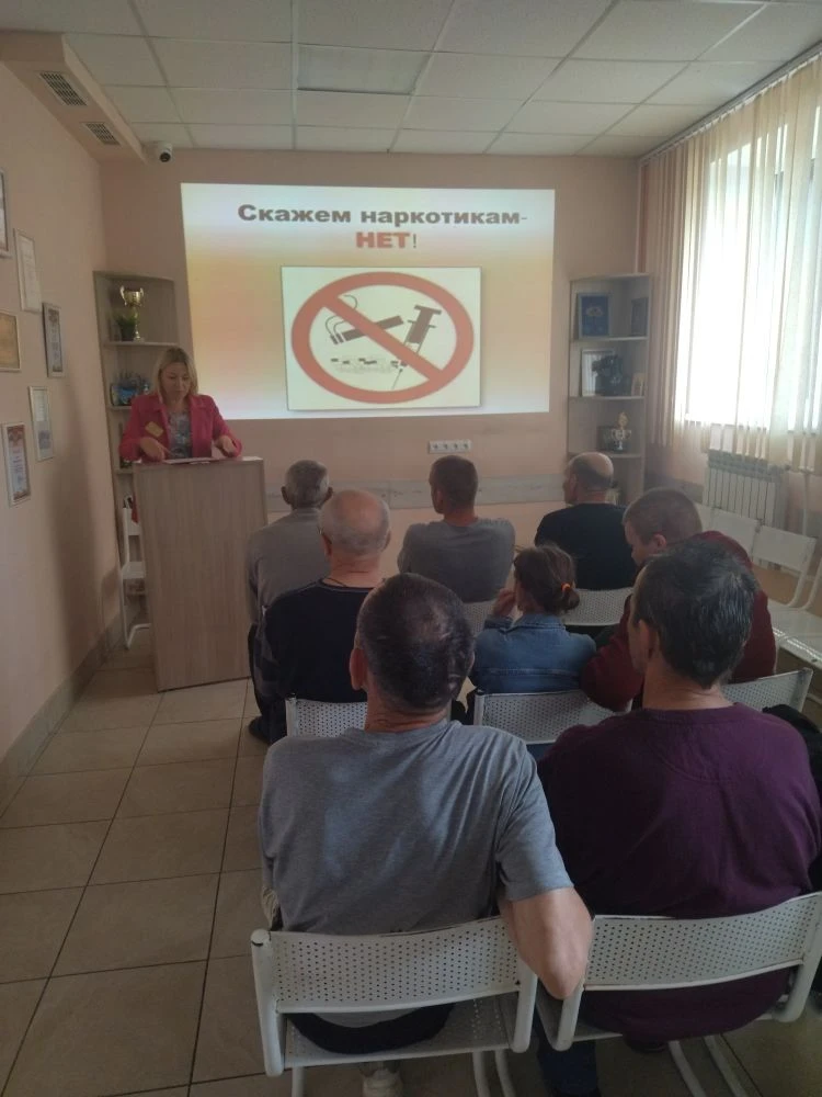 📍В рамках республиканской акции "Жизнь без наркотиков" инструктор по труду Марина Влад...