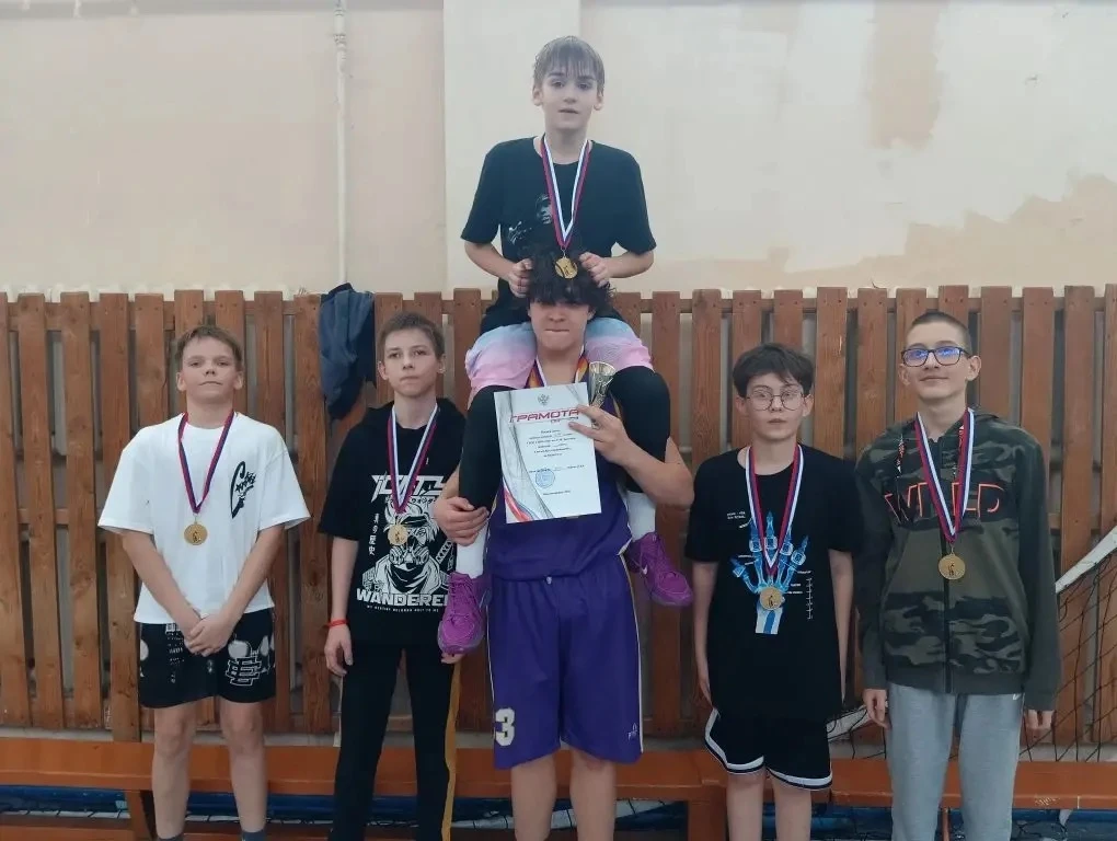 🏀 Баскетбольный турнир среди 6-х классов: итоги!  Вчера и позавчера прошли захватывающие баскетбольн