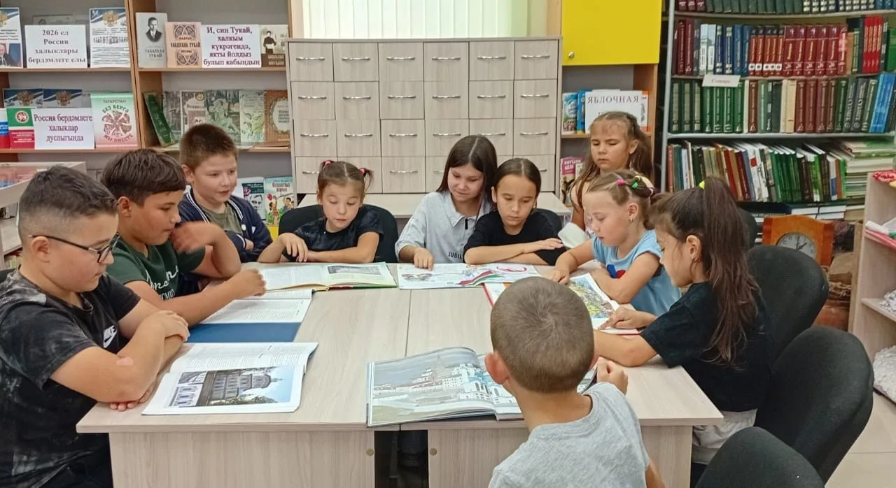 Борнак авыл китапханәсендә «Башкалам горурлыгым» дип исемләнгән бик матур мәгълүмати сә...