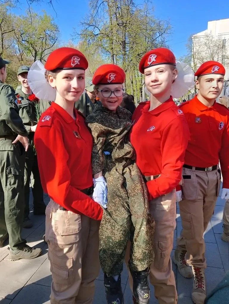 Накануне Дня Победы в Екатеринбурге, на площади перед штабом Центрального военного округа, прошла це