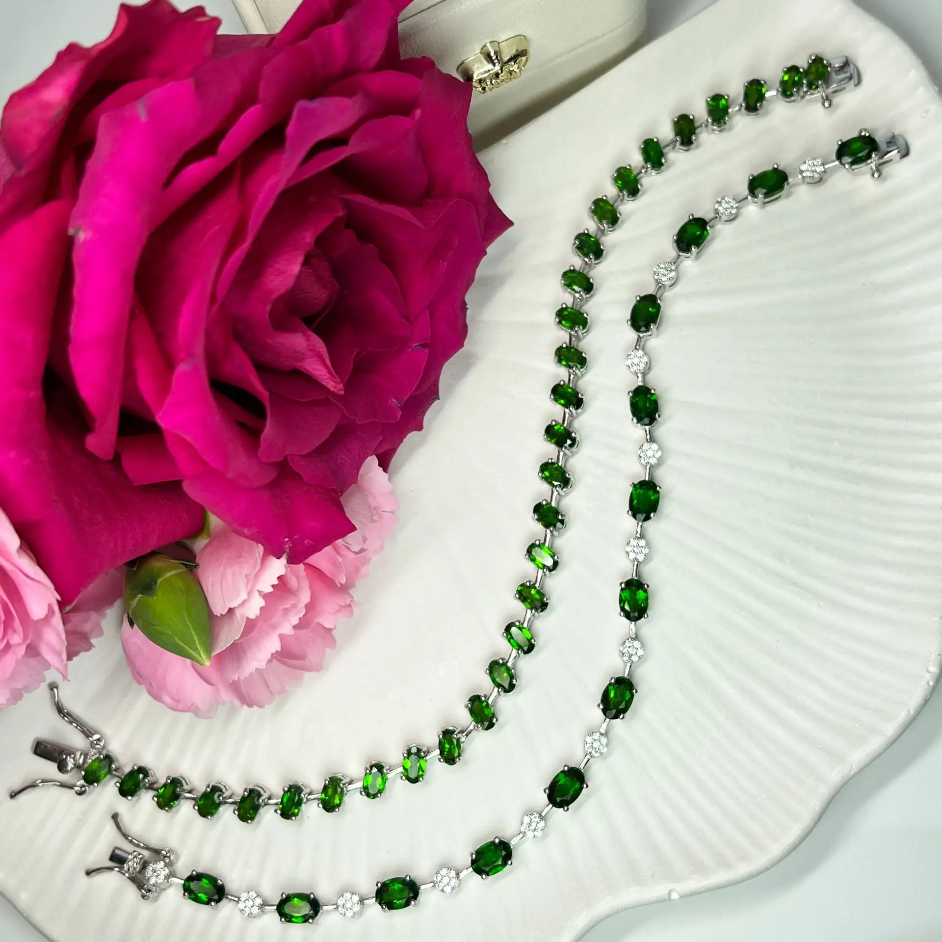 Великолепные хромдиопсиды в элегантных браслетах!🌺