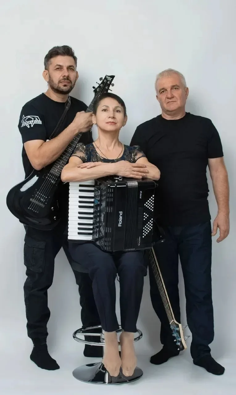 🎸 Творческий триумф: группа «Ароматерапия» из Белой Глины покорила всероссийский конкурс  Музыкальны
