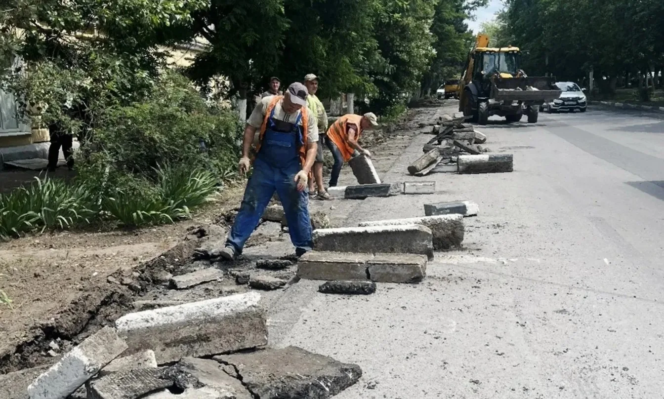 🛣️Глава Новочеркасска Павел Исаков объявил о начале дорожных работ на Платовском проспекте. Специал