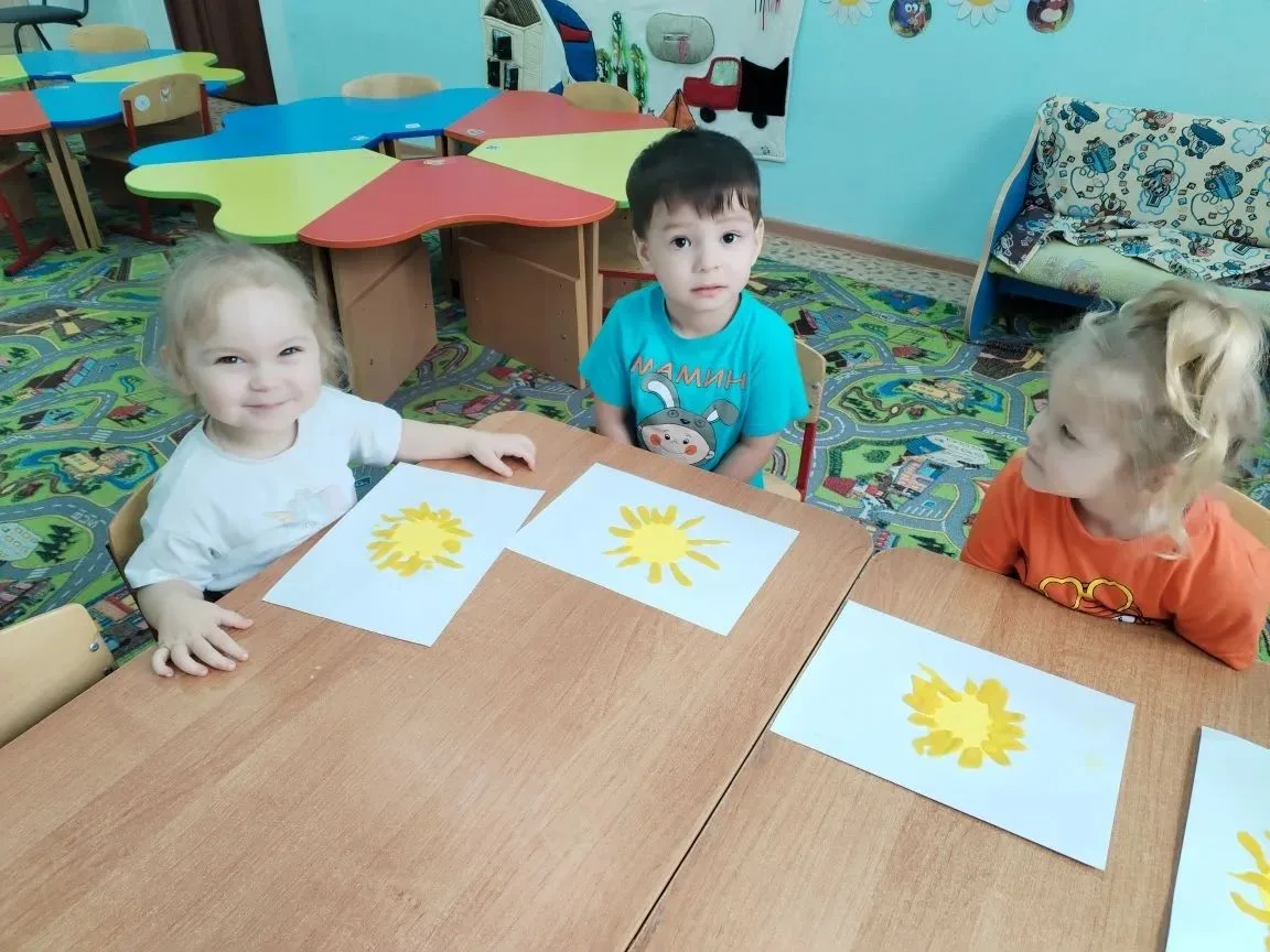 В группе "Смешарики" воспитатель Полухина Галина Михайловна провела занятие по лепке "Л...