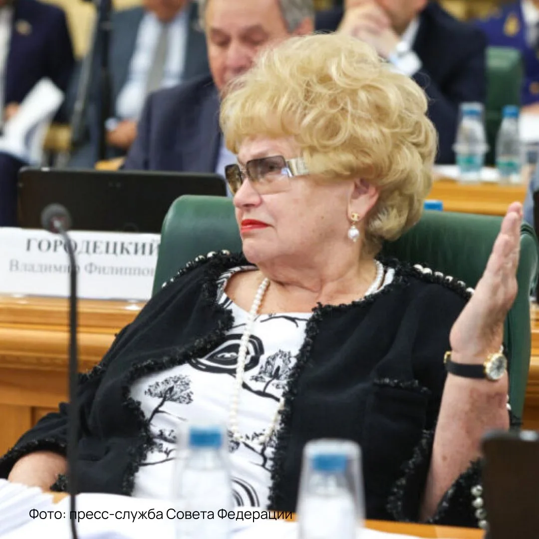 Мать Ксении Собчак Людмилу Нарусову вновь назначили сенатором от Тувы