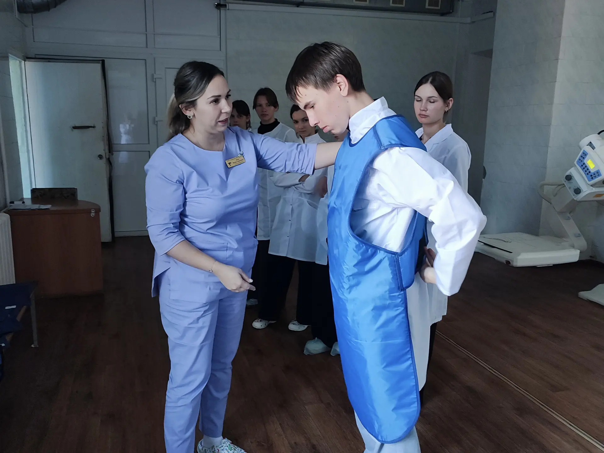 👩🏼‍⚕️Пока сверстники выбирают будущую профессию, девять школьников из Северского района уже получи