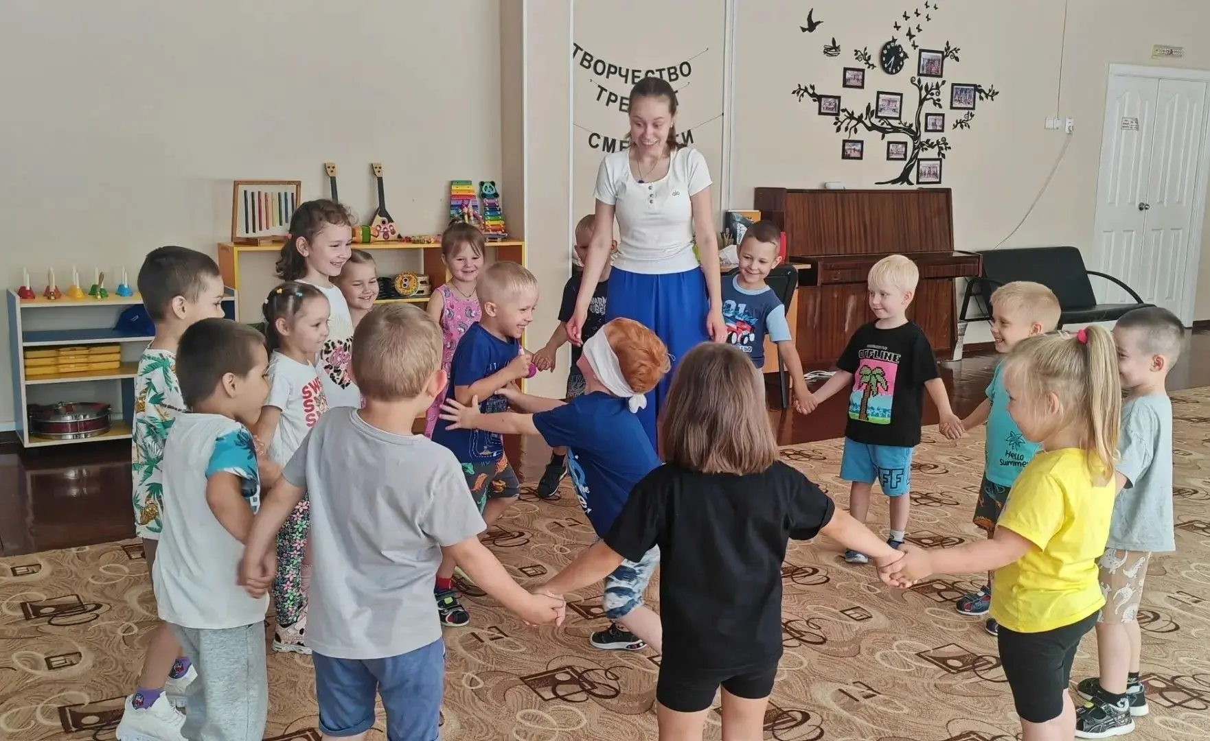 Когда традиции разных народов звучат в одном ритме 🪗
Сегодня в нашем саду прошло удивительное мероп