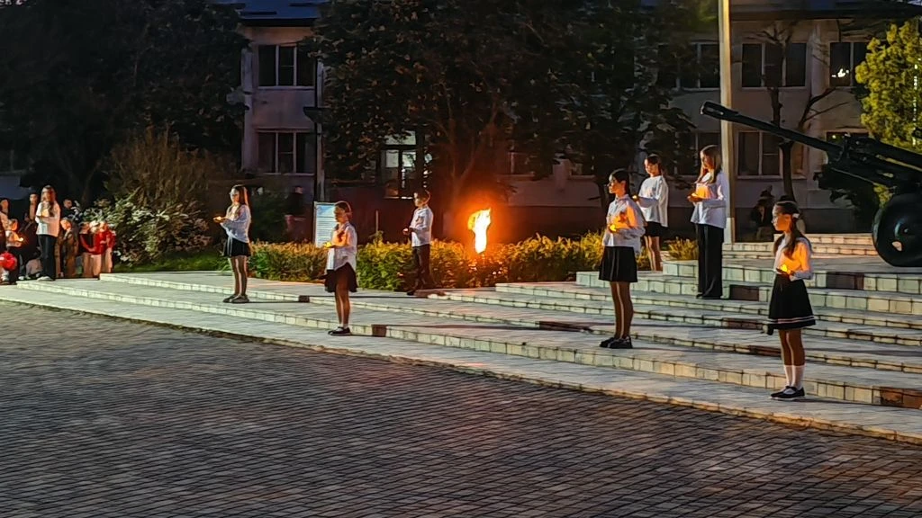 Сегодня, 8 мая, в ст. Новодмитриевская прошла акция «Свеча памяти» 🕯️