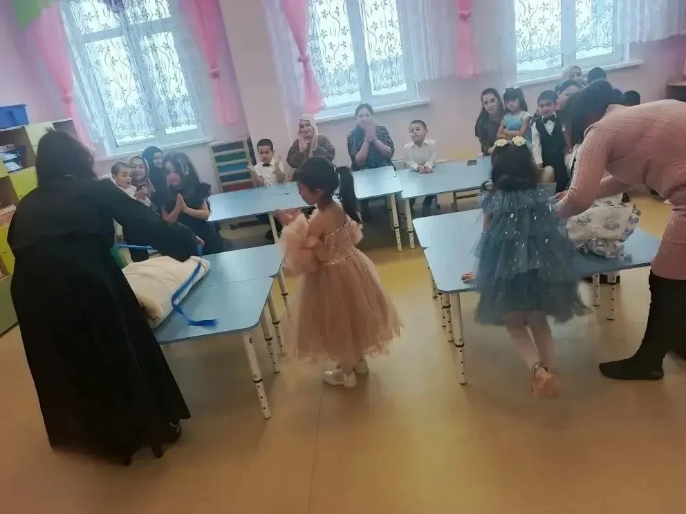 В группе " Почемучки"  прошла встреча с родителями " Под знаком весны"  в преддверии праздника 8 Мар