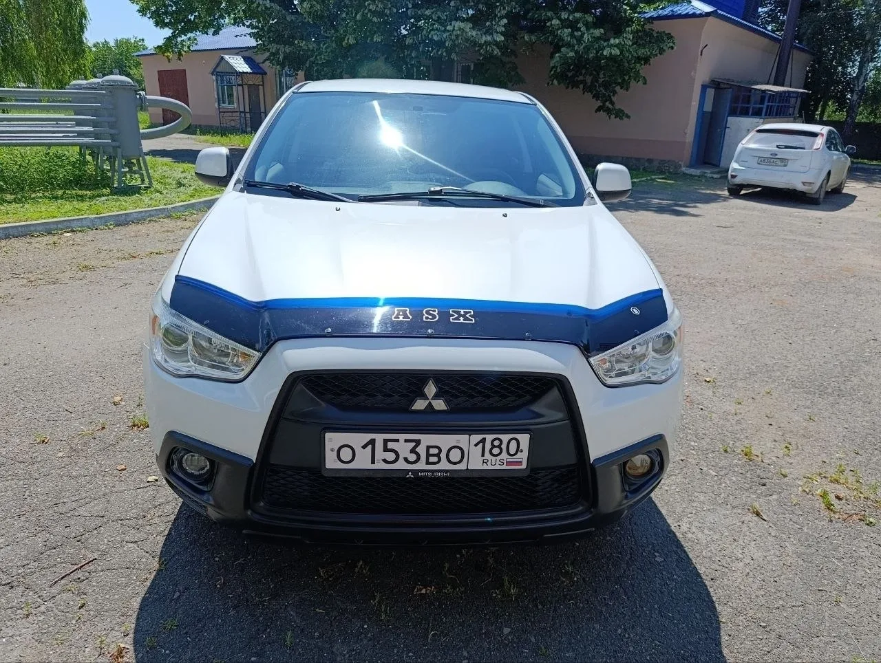 Продам MITSUBISHI ASX(2012 г.в)машина в хорошем состоянии вложений не требует сел и поехал,двигатель