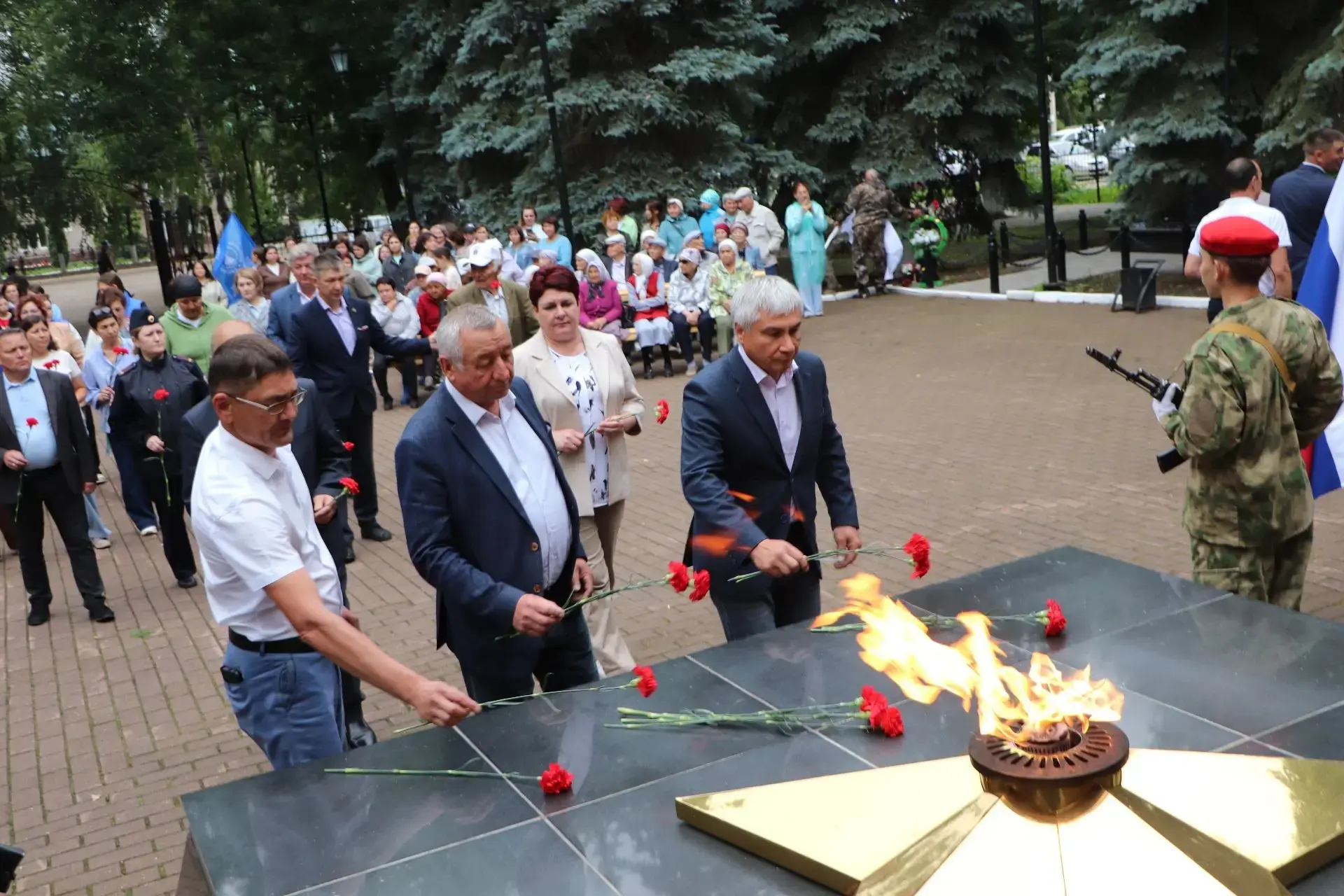 22 июня в нашей стране отмечается День памяти и скорби. В этот памятный день руководство школы приня