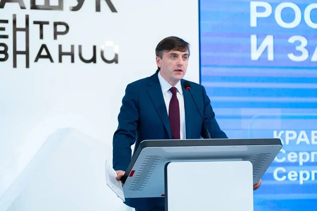 Дмитрий Чернышенко и Сергей Кравцов провели итоговое заседание коллегии Минпросвещения