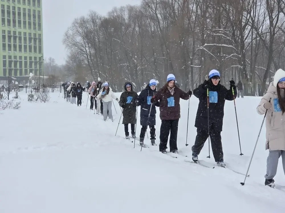 ❄️ «Лыжня России» в нашей гимназии⛷️   Сегодня в нашей гимназии прошел традиционный праздник «Лыжня 