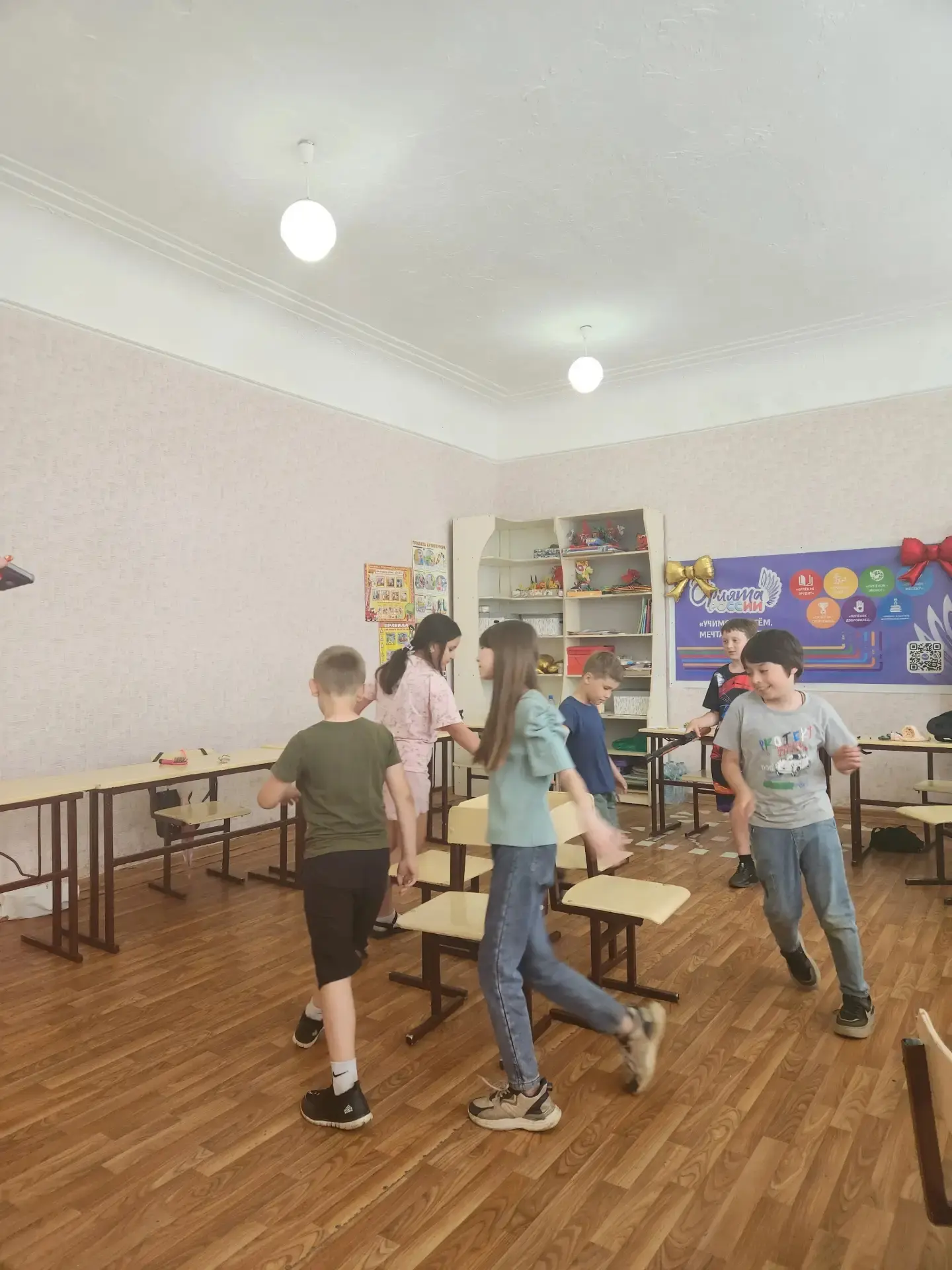 В завершение дня ребята с удовольствием играли в игру "Стульчик"