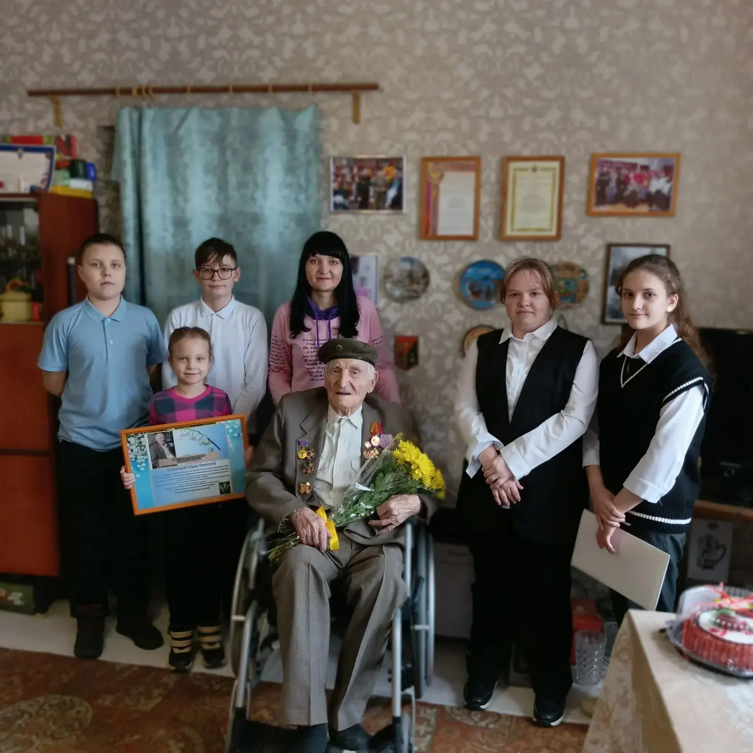 Век мудрости и мужества: поздравляем юбиляра! 💯🎂  22 февраля — особенный день для нашей школы и всег