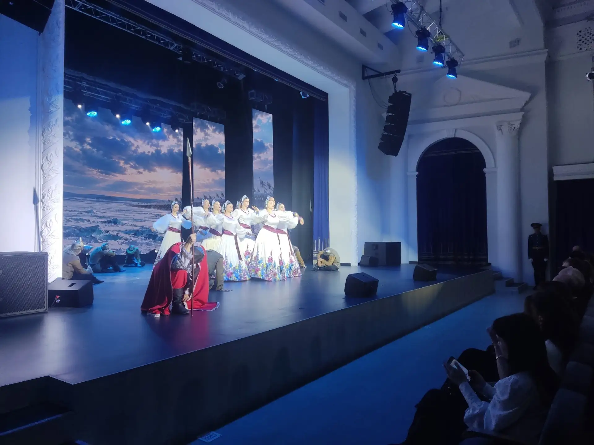 В Пскове открылся фестиваль Женское сердце России. В Городском культурном центре собрал...