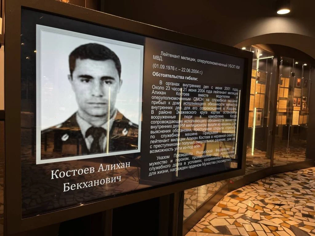 ВИДЕО-ВЫСТАВКА «В ЖИЗНИ ВСЕГДА ЕСТЬ МЕСТО ПОДВИГУ»

   В выставочном зале Мемориального комплекса же
