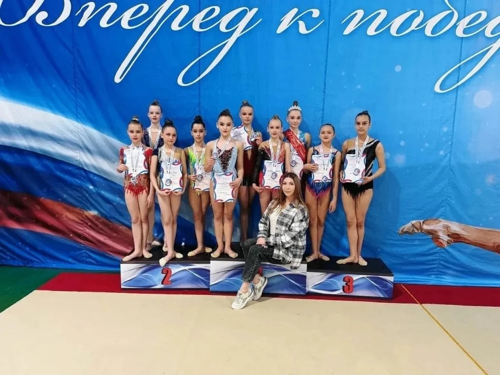 🤸 Гимнастки спортивной школы №2 Новошахтинска успешно выступили на двух апрельских тур...